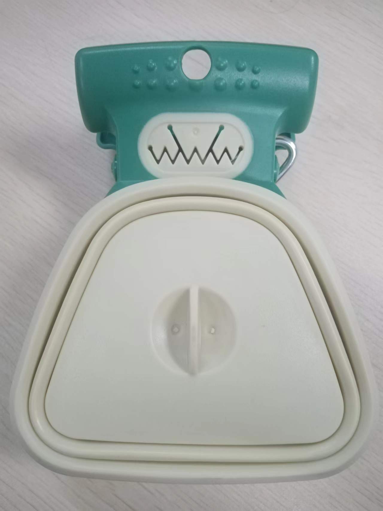 2-in-1: Foldable Poop Bag Dispenser & Scoop